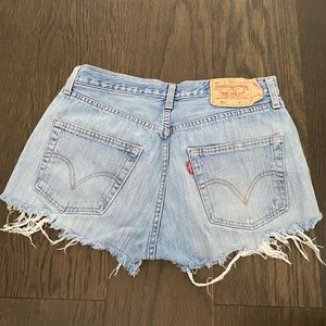 Vintage light wash Levi’s shorts